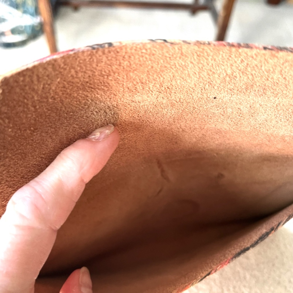 SA Voix (Her Voice-French) Hand Marbled Leather Clutch Made In Haiti - Picture 8 of 9